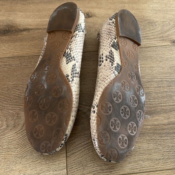 Tory Burch Reva Snakeskin Ballet Flats size 9 - Picture 2 of 3